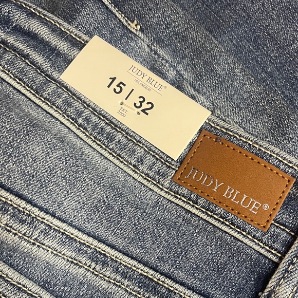 Judy Blue- Classic Blue Denim -mid rise- Boot cut jeans- size 15 - Picture 4 of 8